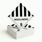 Gefahrgutetikett Klasse 9 – Verschiedene gefährliche Stoffe und Geg...